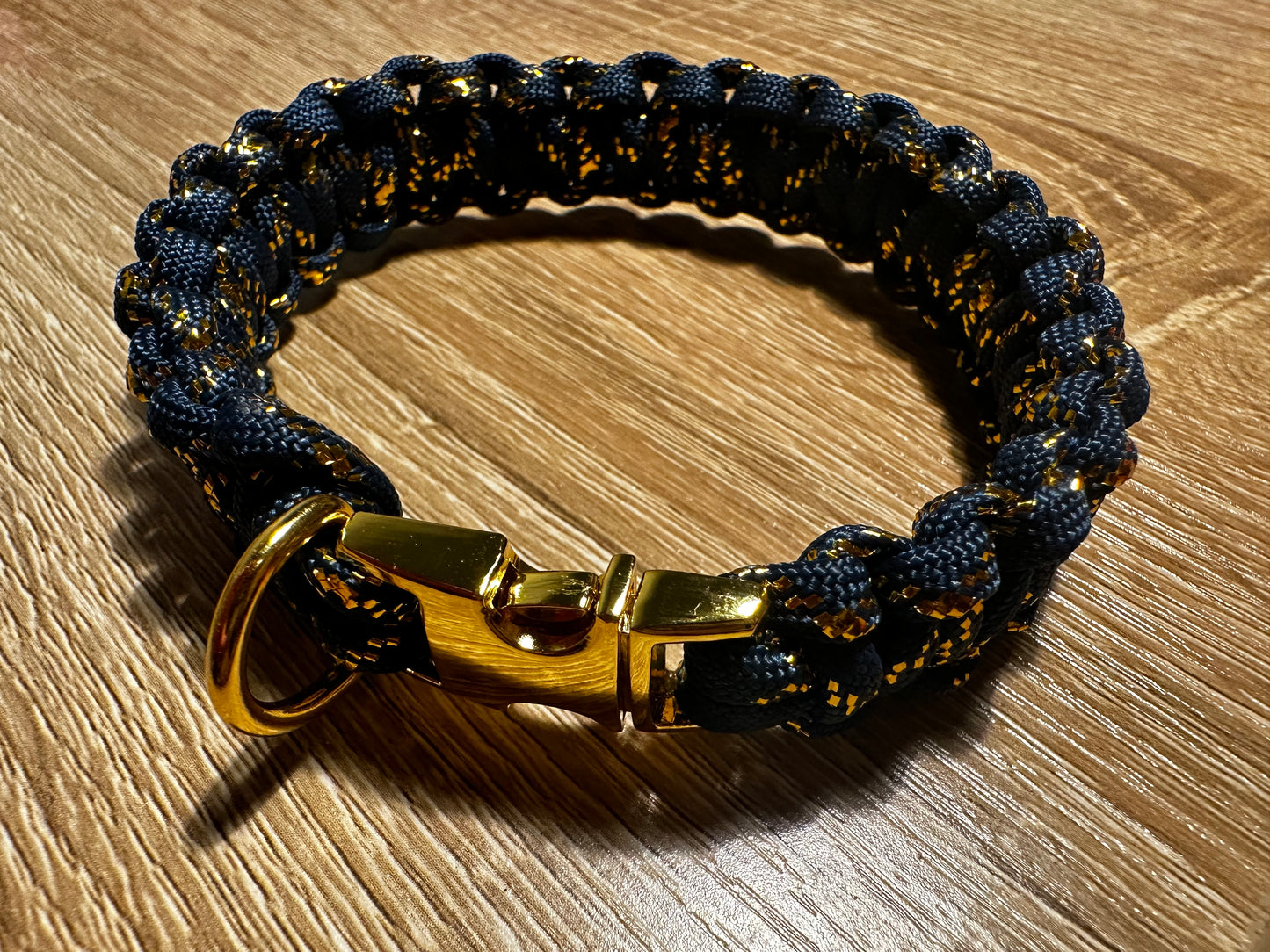 Paracord Dog Collar (*10” and under neck size)